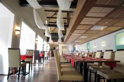 Restaurant von CE Plaza Hotel in eleganter Umgebung - ✔️Ce Plaza Siófok, Balaton ✔️ billiges CE Plaza Hotel 