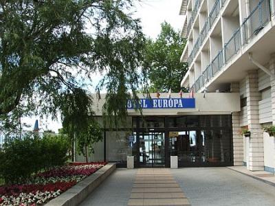 Sifofok Hotel Europa - der Eingang des Hotels am Balaton - ✔️ Hotel Europa Siofok ✔️ Hotels am Plattensee Siófok