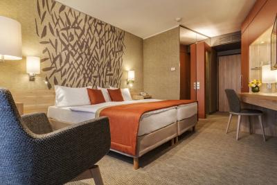 Kurhotel Aqua Spa Héviz - Superior Zweibettzimmer - Thermalhotel Ungarn - ✔️ ENSANA Thermenhotel Aqua Héviz**** ✔️ Kurhotel Aqua Héviz