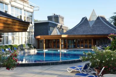 Danubius Health Spa Resort Heviz, Thermalhotel am Thermalsee von Heviz mit eigenem Kurzentrum - ✔️ ENSANA Thermal Hotel**** Hévíz ✔️ Thermenhotel Hévíz