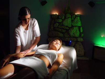 Heviz Hotel NaturMed Carbona - vitalisierende Massagen - ✔️ NaturMed Hotel Carbona**** Hévíz ✔️ Thermalhotel in Hévíz