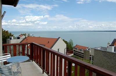 Hotelzimmer mit Panoramablick am Plattensee im Echo Residence All Suite Luxury Hotel - ✔️ Echo Residence Tihany ✔️ Echo All Suite Hotel Tihany