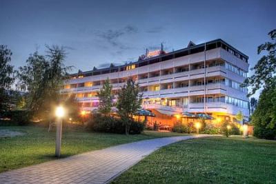 Hotel Marina-Port Balatonkenese 4* preiswertes Wellnesshotel - ✔️ Hotel Marina Port**** Balatonkenese - 4-Sterne Wellnesshotel am Plattensee