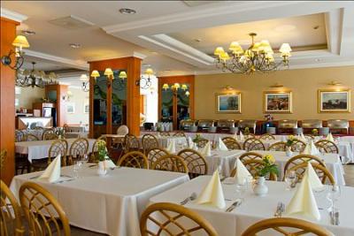 Hotel Marina-Port 4* ausgezeichnetes Restaurant in Balatonkenese - ✔️ Hotel Marina Port Balatonkenese ✔️ Wellnesshotel Marina