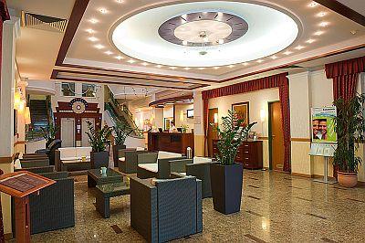 Hotel Palace Palota Heviz Hotels - Appartementhotel Heviz - Rezeption des Wellness- und Kurhotels - ✔️ Hotel Palace Hévíz**** ✔️ Wellnesshotel am Hévíz