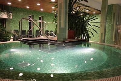 Wellness-Center mit Jacuzzi im Yacht Wellness Hotel - ✔️ Yacht Wellness Hotel**** Siófok - Yacht Wellness Hotel Siófok zum Aktionspreis